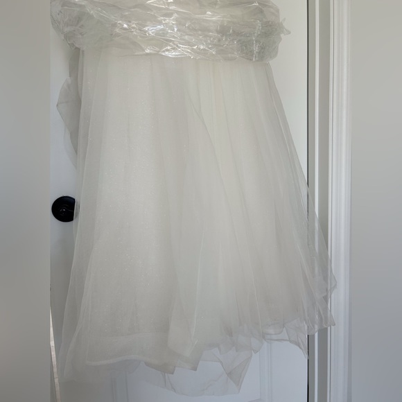 Maggie Sottero Stevie Size:8 Ivory 2022 wedding dress - Picture 11 of 15